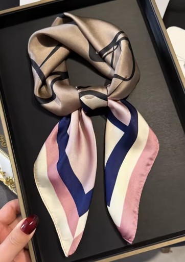 Zdjęcie oferty: Ekskluzywna apaszka 