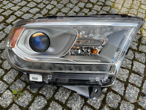 Zdjęcie oferty: Dodge Durango lampa reflektor prawy LED oryginał 