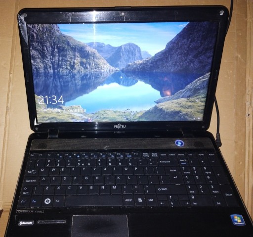 Zdjęcie oferty: Laptop Laptop Fujitsu LifeBook Intel Core i3 4GB