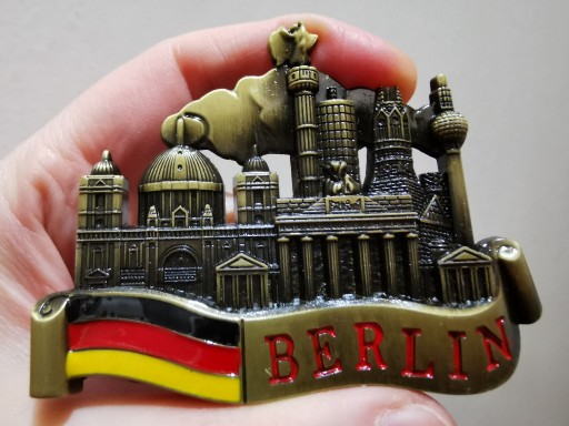 Zdjęcie oferty: Metalowy magnes na lodówkę 3D Niemcy Berlin