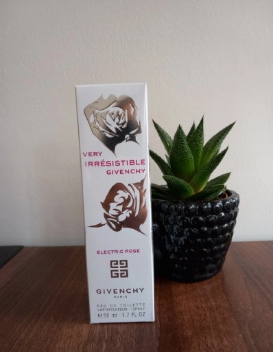 Zdjęcie oferty: Givenchy Very Irresistible Electric Rose 50ml EDT