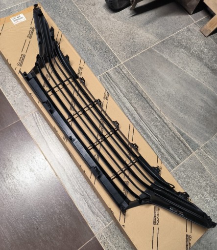 Zdjęcie oferty: Atrapa grill Toyota Yaris 4