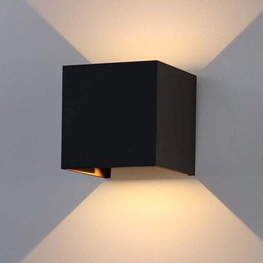 Zdjęcie oferty: Lampa ścienna LED 12W ( czujka ruchu )