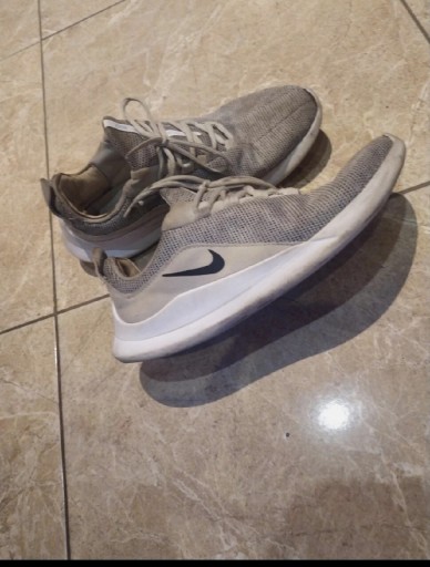 Zdjęcie oferty: Męskie buty Nike r. 42