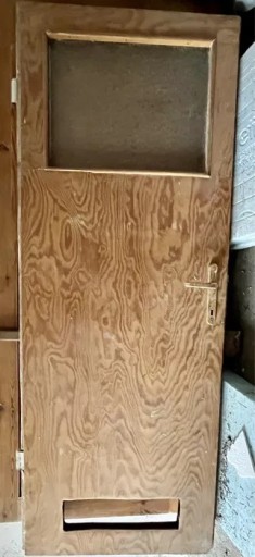 Zdjęcie oferty: Stare drzwi drewniane 70/80, złote klamki