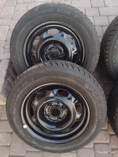 Zdjęcie oferty: Komplet opon zimowych 185/60 R14 na felgach 