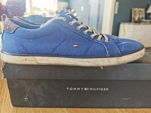 Zdjęcie oferty: Trampki Tommy Hilfiger rozm 43