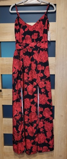 Zdjęcie oferty: Sukienka maxi czerwone róże-NOWA
