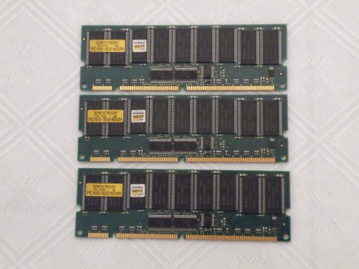 Zdjęcie oferty: Pamięc RAM serwer Hyundai 256MB PC133 ECC | RETRO