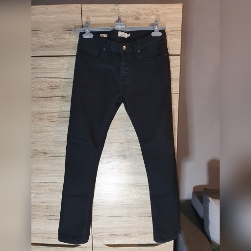 Zdjęcie oferty: Czarne jeansy TOPMAN