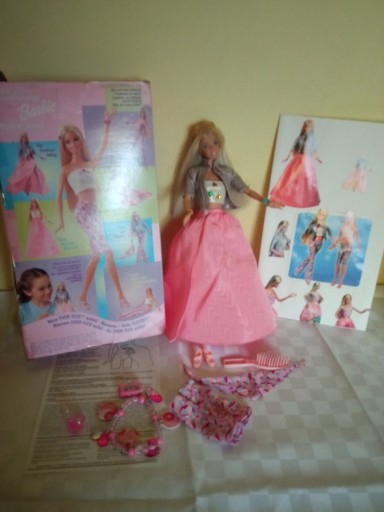 Zdjęcie oferty: Lalka seria JEWEL Girl Barbie  2000 Mattel 