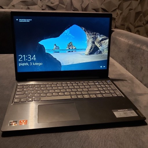 Zdjęcie oferty: Laptop IdeaPad S145 w bardzo dobrym stanie 