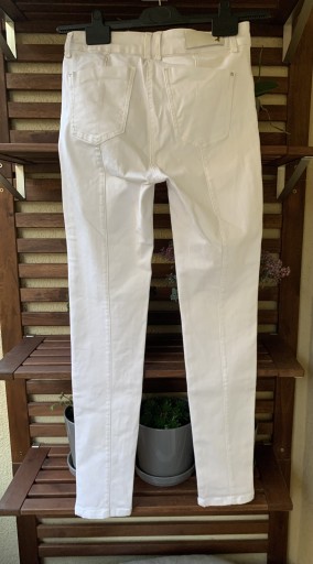 Zdjęcie oferty: Patrizia Pepe białe jeansy rozmiar 29 (M)