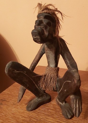 Zdjęcie oferty: Figurka drewniana. Pamiątka z Afryki. XXw.