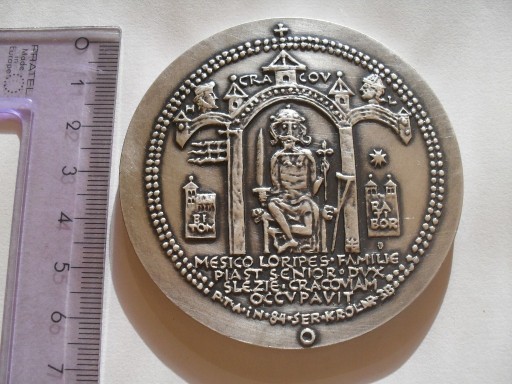 Zdjęcie oferty: Medal - polska - średniowiecze - król - korona