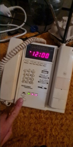 Zdjęcie oferty: Zabytkowy telefon International z radiem. 