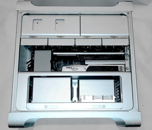 Zdjęcie oferty: Apple Mac Pro  A1289 2x Xeon X5570 32Gb DDR3 ECC Quadro FX4800 GT120 RAID