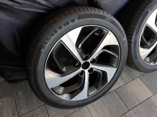Zdjęcie oferty: Kola aluminiowe 245 45 r19 Hyundai Continental