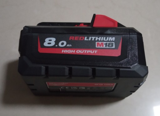 Zdjęcie oferty: Akumulator Li-Ion Milwaukee 4932471070 18 V 8 Ah -