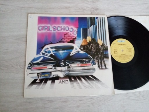 Zdjęcie oferty: Girlschool  Hit And Run LP WINYL EX