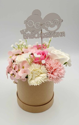 Zdjęcie oferty: Kwiaty mydlane dla Babci i Dziadka - flowerbox