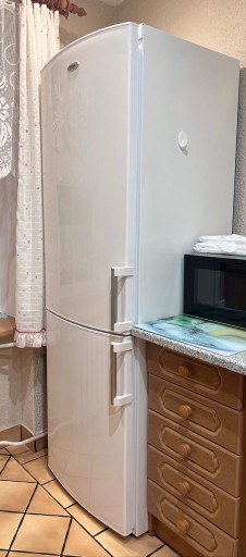 Zdjęcie oferty: Lodówka z Zamrażarką Whirpool 190 cm z obiegiem powietrza