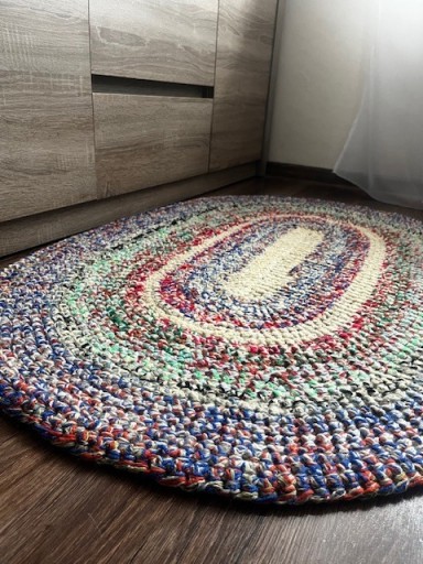Zdjęcie oferty: Piękny dywanik. Rękodzieło. 