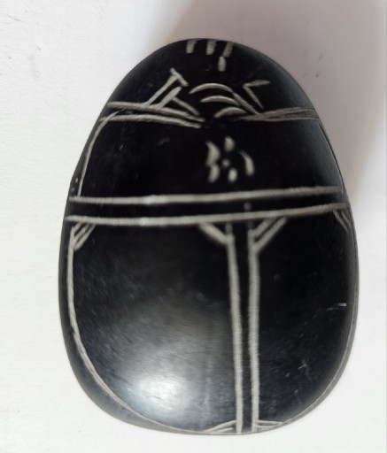 Zdjęcie oferty: Figurka bazalt czarny skarabeusz Egipt szczęście