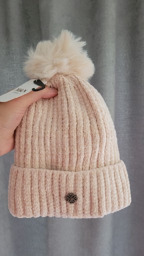 Zdjęcie oferty: MANNI czapka nowa szenilowa zimowa ocieplana z pomponem 