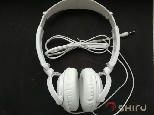 Zdjęcie oferty: Sprzedam białe słuchawki Blaupunkt Trend