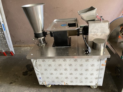 Zdjęcie oferty: Pierogarka maszyna do produkcji pierogów mega wydajna