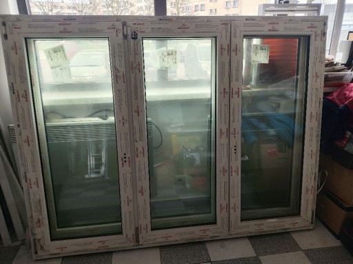 Zdjęcie oferty: Okno trzyskrzydłowe PCV, białe, rozmiar 185x141
