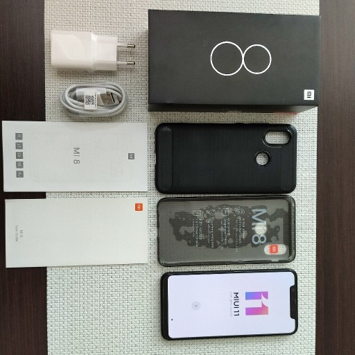 Zdjęcie oferty: Xiaomi Mi8 Black 6GB RAM 128GB ROM stan idealny