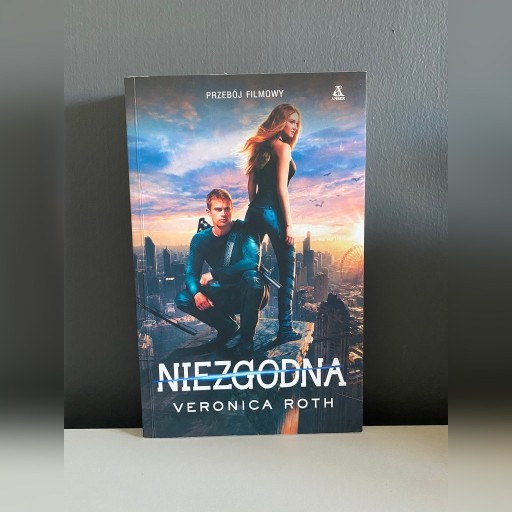 Zdjęcie oferty: Niezgodna 