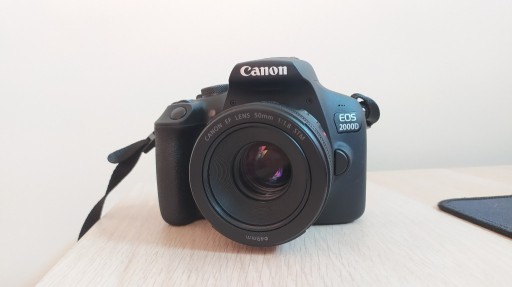 Zdjęcie oferty: Canon 2000D (mały przebieg 4290) + Canon 50mm 1.8