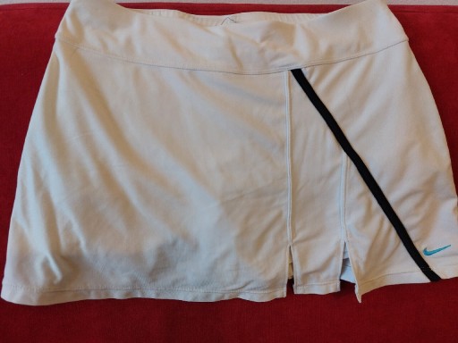 Zdjęcie oferty: Krótkie spódnico-spodnie Nike XS