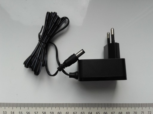 Zdjęcie oferty: Zasilacz DC 12V - 1A, 5,5mm x 2,5mm NOWY, 295O-120