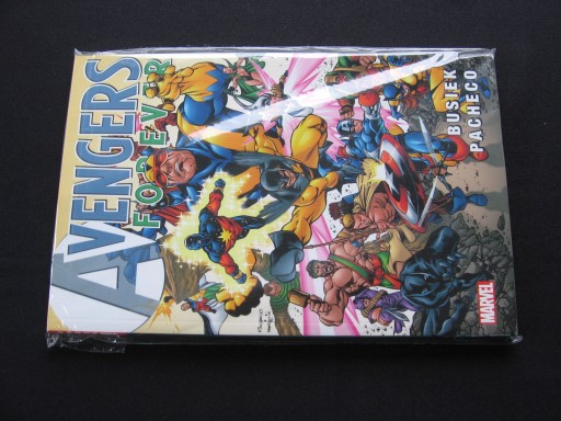 Zdjęcie oferty: AVENGERS FOREVER 328 stron Kurt Busiek folia