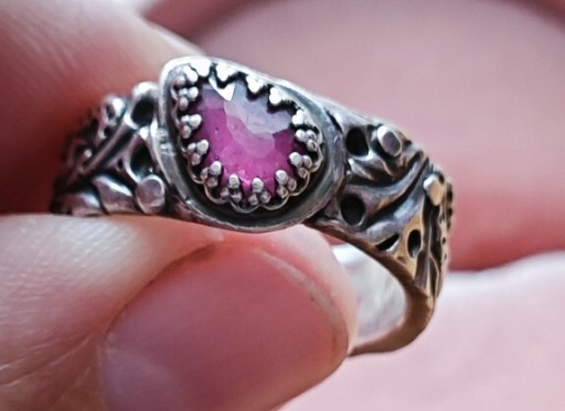 Zdjęcie oferty: Pierścionek rubin naturalny R.17