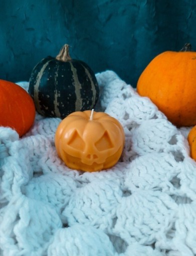 Zdjęcie oferty: Jesienna Świeca z wosku sojowego Halloween Dynia 