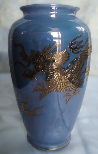 Zdjęcie oferty: Japoński wazon ze złotymi smokami