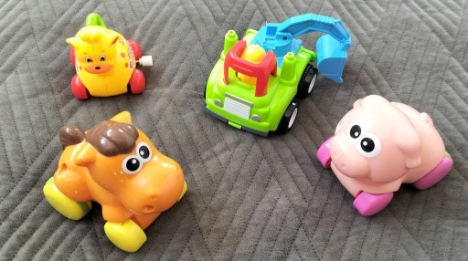 Zdjęcie oferty: Drobne zabawki: świnka, konik, żyrafa, koparka