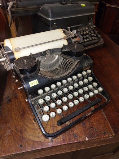Zdjęcie oferty: Maszyna do pisania 