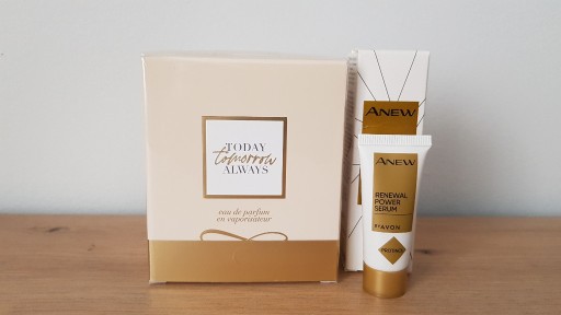 Zdjęcie oferty: Avon zestaw TTA Tomorrow z serum Anew