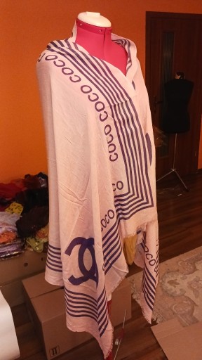 Zdjęcie oferty: nowy szal 90x180 100% viscose coco lososiowy