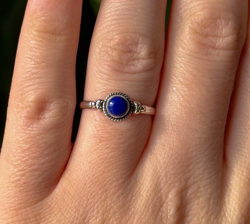 Zdjęcie oferty: srebrny pierścionek 925 lapis lazuli Indie