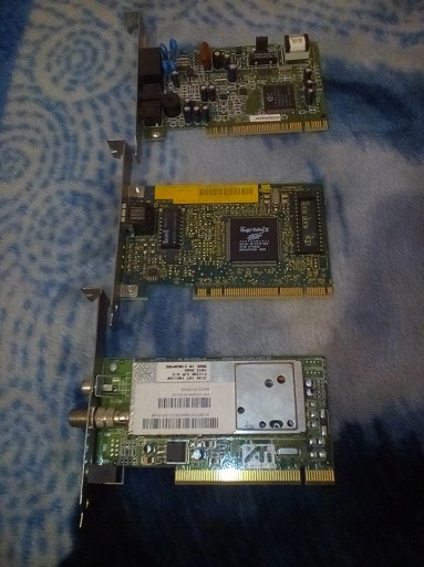 Zdjęcie oferty: ATI tv tuner plus karta sieciowa plus karta tel. wszystkie PCI 3 szt