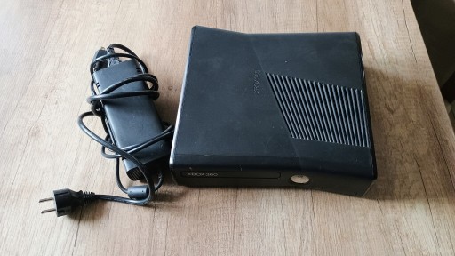 Zdjęcie oferty: Konsola Xbox 360 uszkodzona