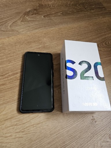 Zdjęcie oferty: Samsung S20 FE 5G stan BDB pudełko 