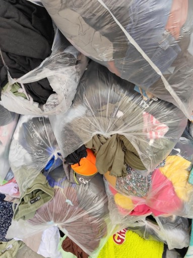 Zdjęcie oferty: 15kg Odzież używana z Niemiec! Sortowana bez odpadu 